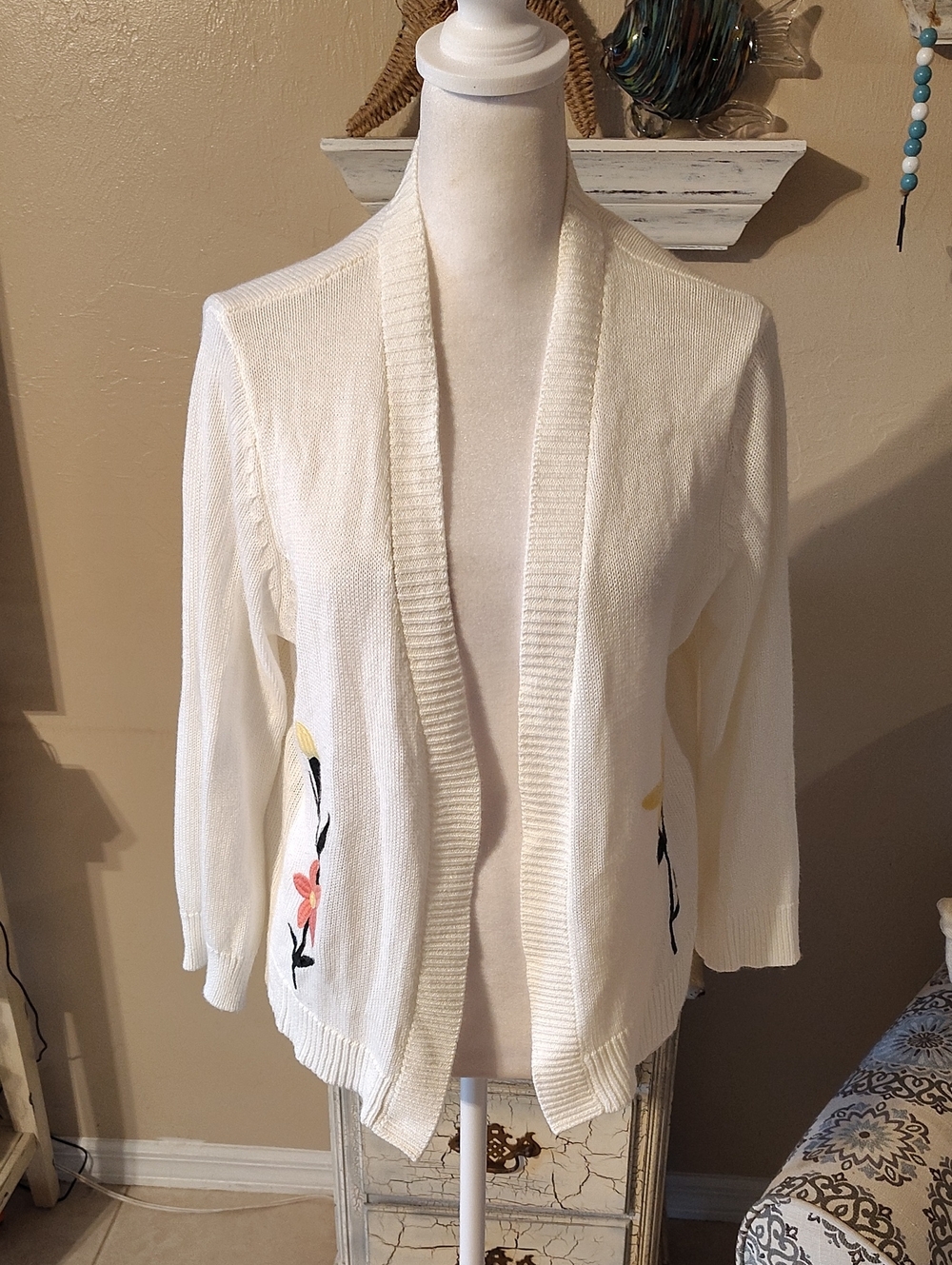 Women’s Open-Front White Cardigan with Subtle Embroidered Floral Accent